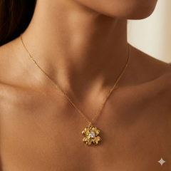 Şans Yoncası Kolye