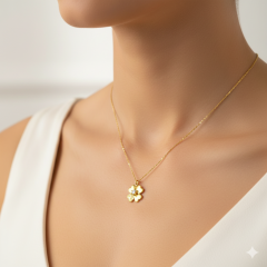 Şans Yoncası Kolye