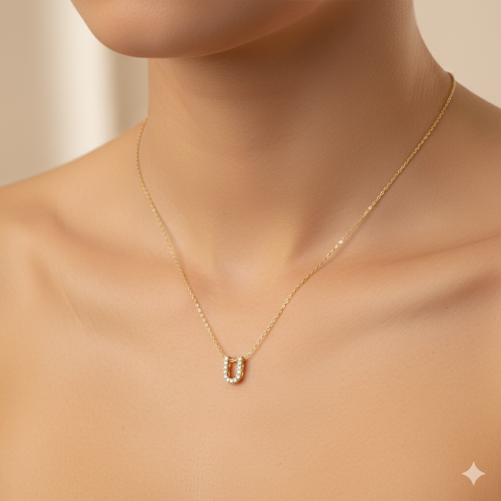 Pırlanta detaylı Harf kolye (U)