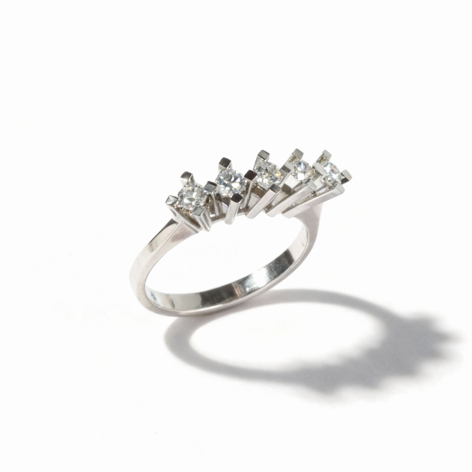 0.15 Karat beştaş pırlanta yüzük