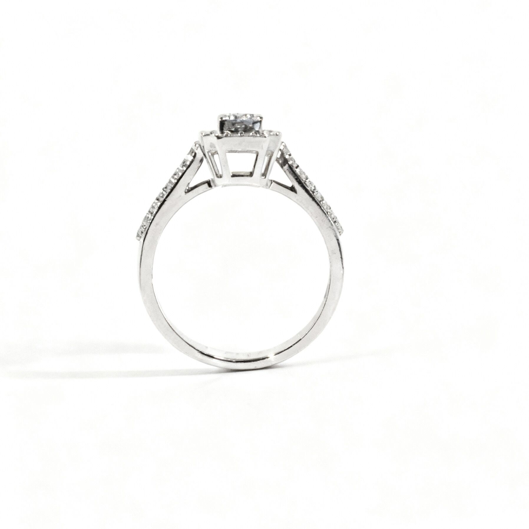 0.30 Karar baget pırlanta yüzük