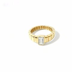 Tek baget taşlı altın yüzük