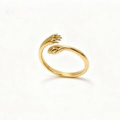 Altın sarılan eller tasarım yüzük