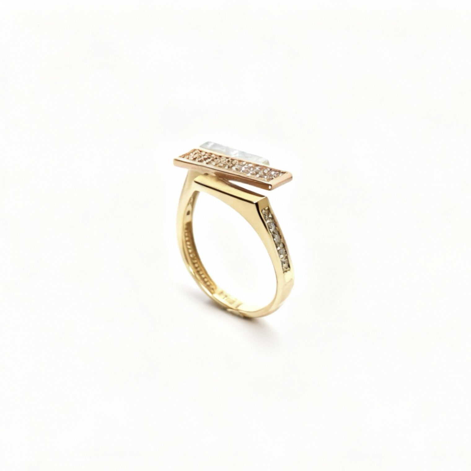 Tasarım Üç renk altın yüzük