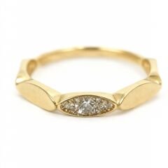 Minimal tasarım altın yüzük