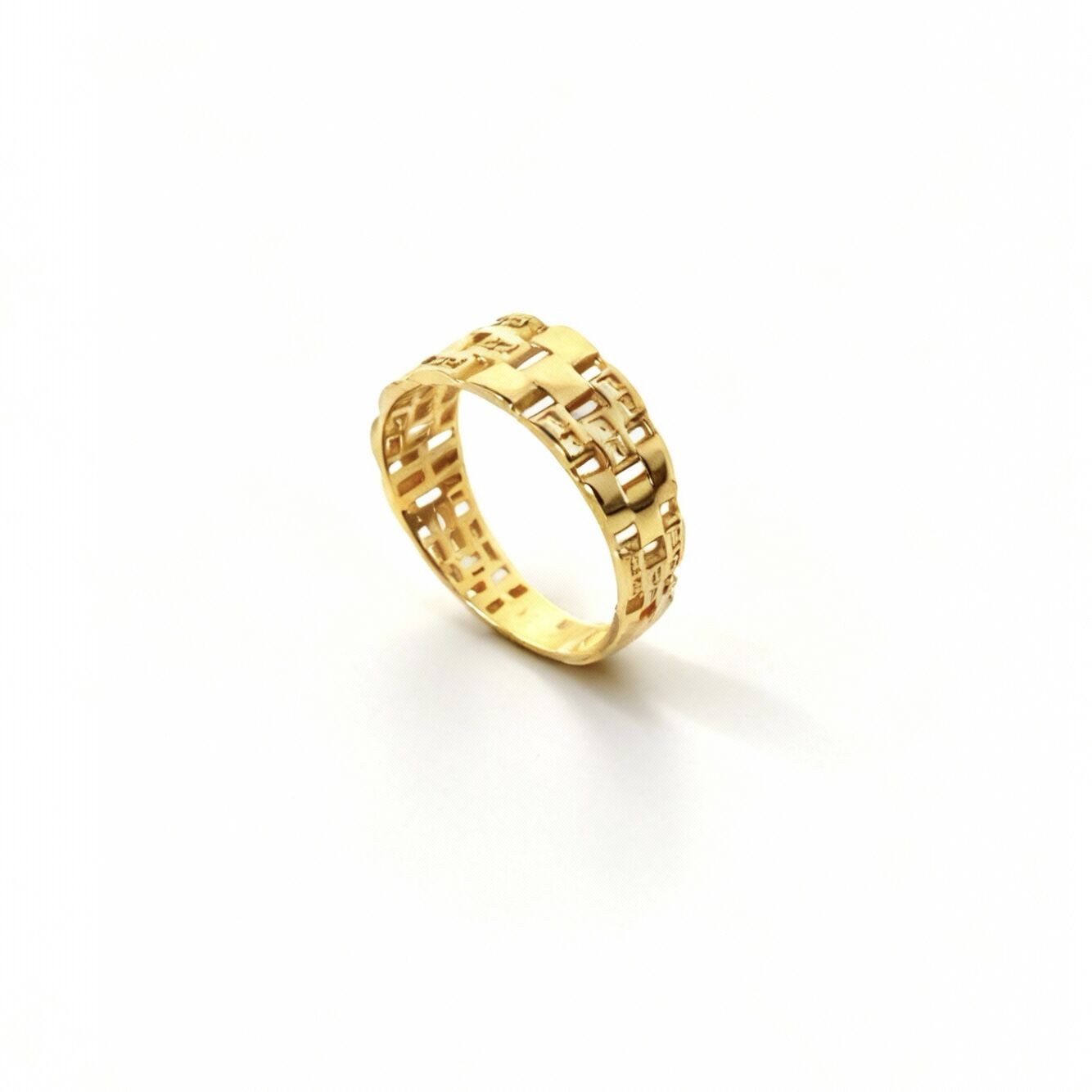 Tasarım altın yüzük