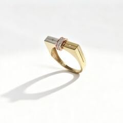 Modern tasarım altın yüzük