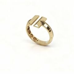 Altın kelepçe yüzük