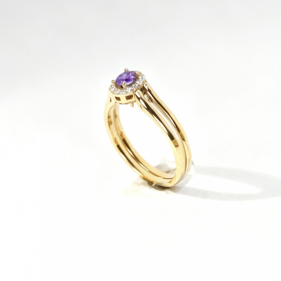 Mor Taşlı Altın Yüzük