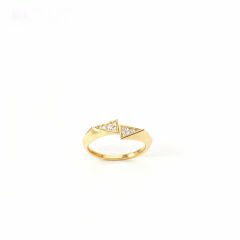 Taşlı Piramit Altın Yüzük