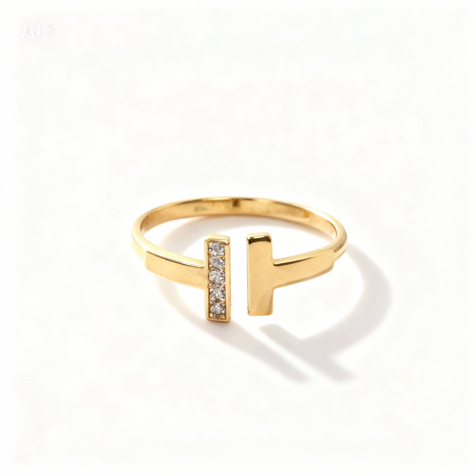 T Model Altın Yüzük