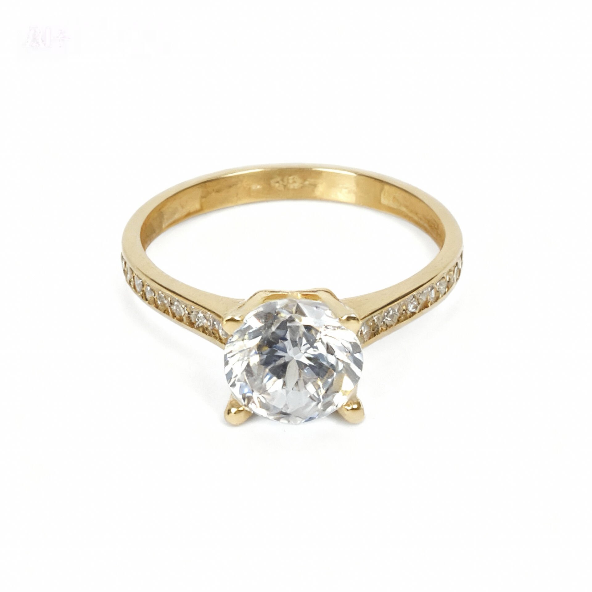 Altın Taşlı Tektaş Yüzük