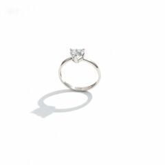 Altın Kalpli Tektaş Yüzük