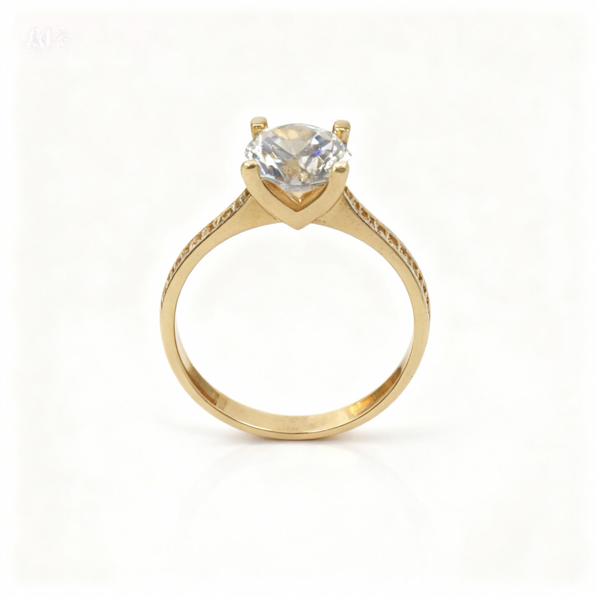 Altın Taşlı Tektaş Yüzük