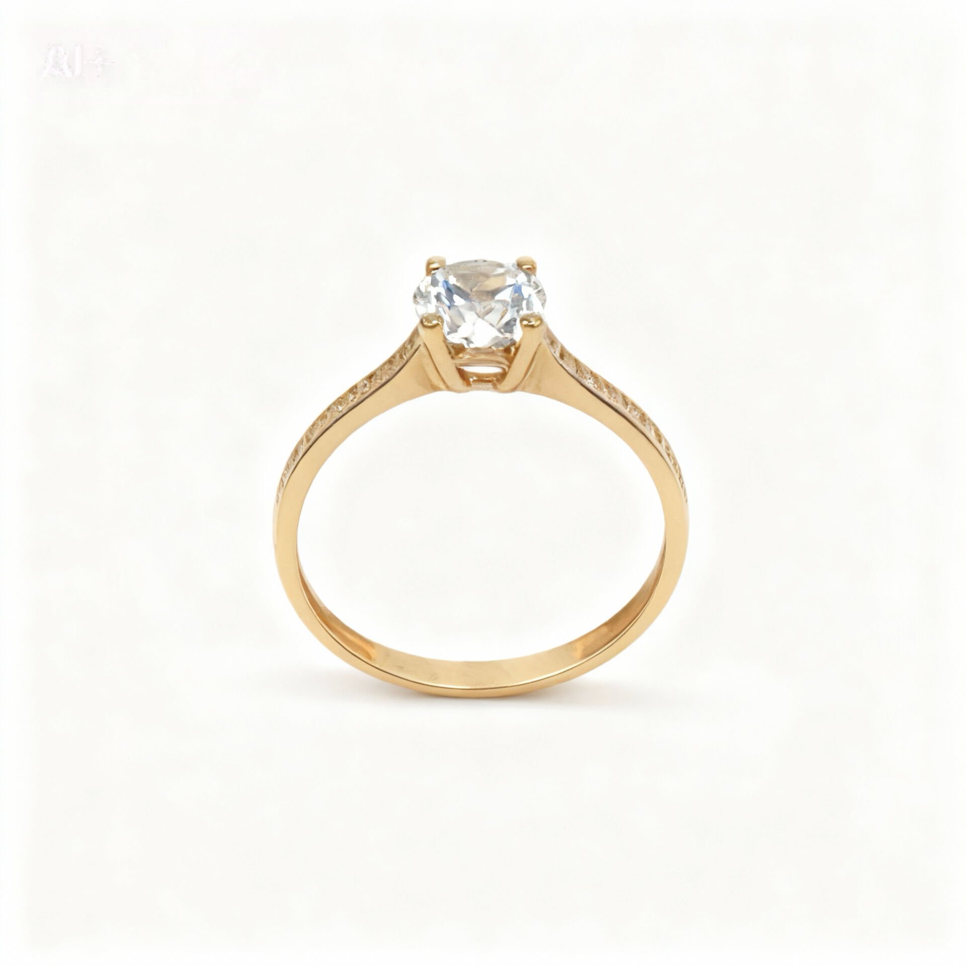 Altın Taşlı Tektaş Yüzük