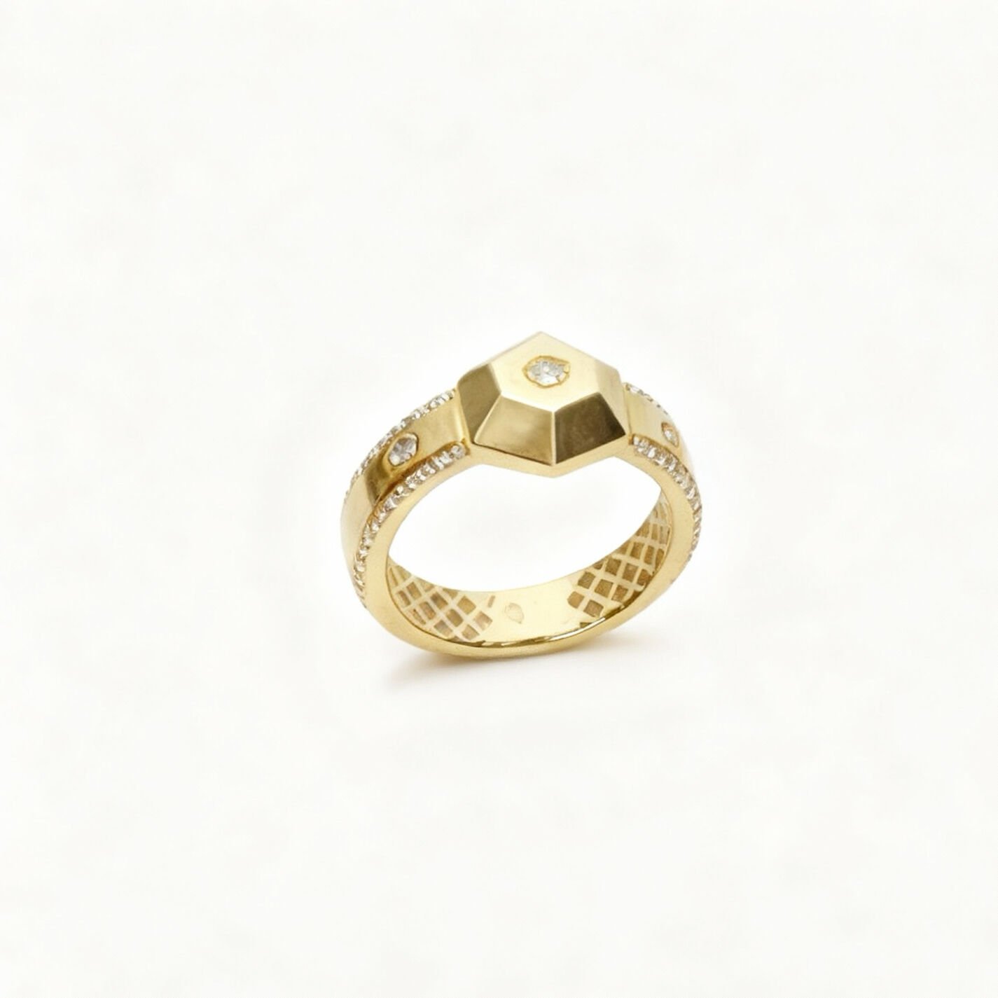 Altıgen Taşlı Altın Yüzük