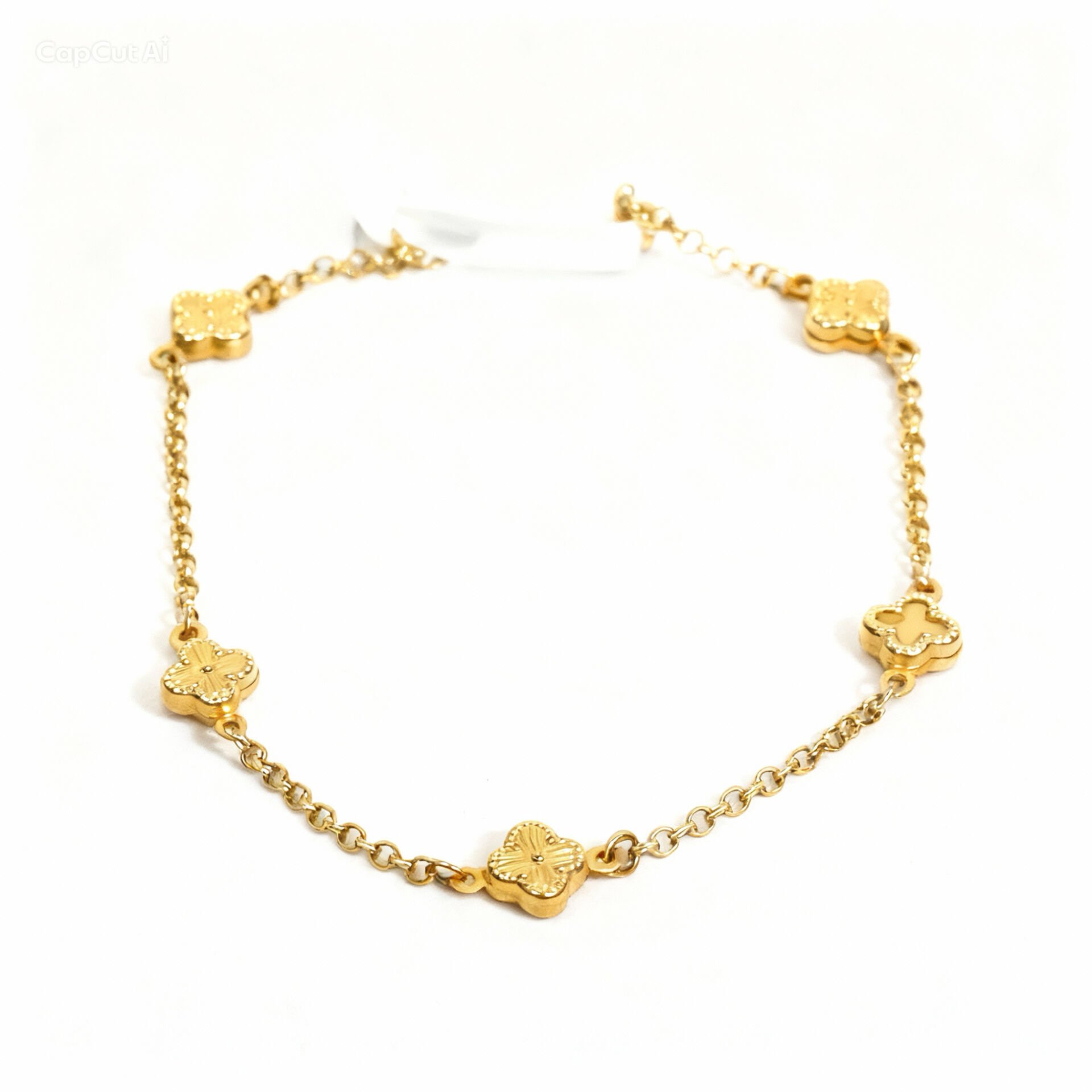 5 Motifli Altın Yonca Kolye