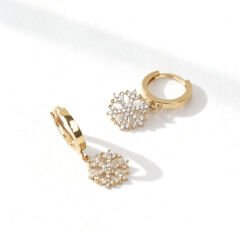 Kar tanesi Altın Küpe