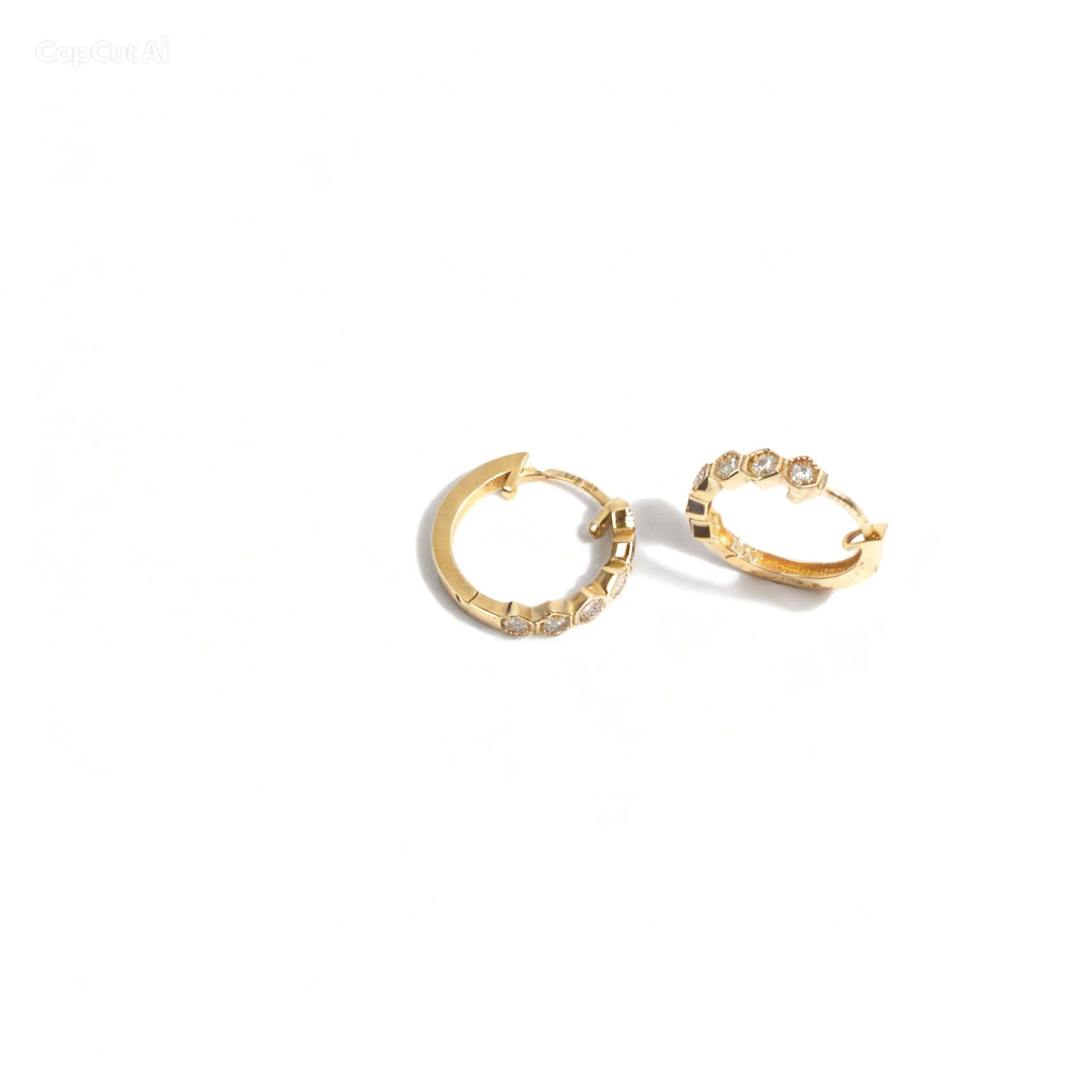 Altın Taşlı Petek Halka Küpe