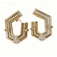 Geometrik Tasarım Altın Küpe