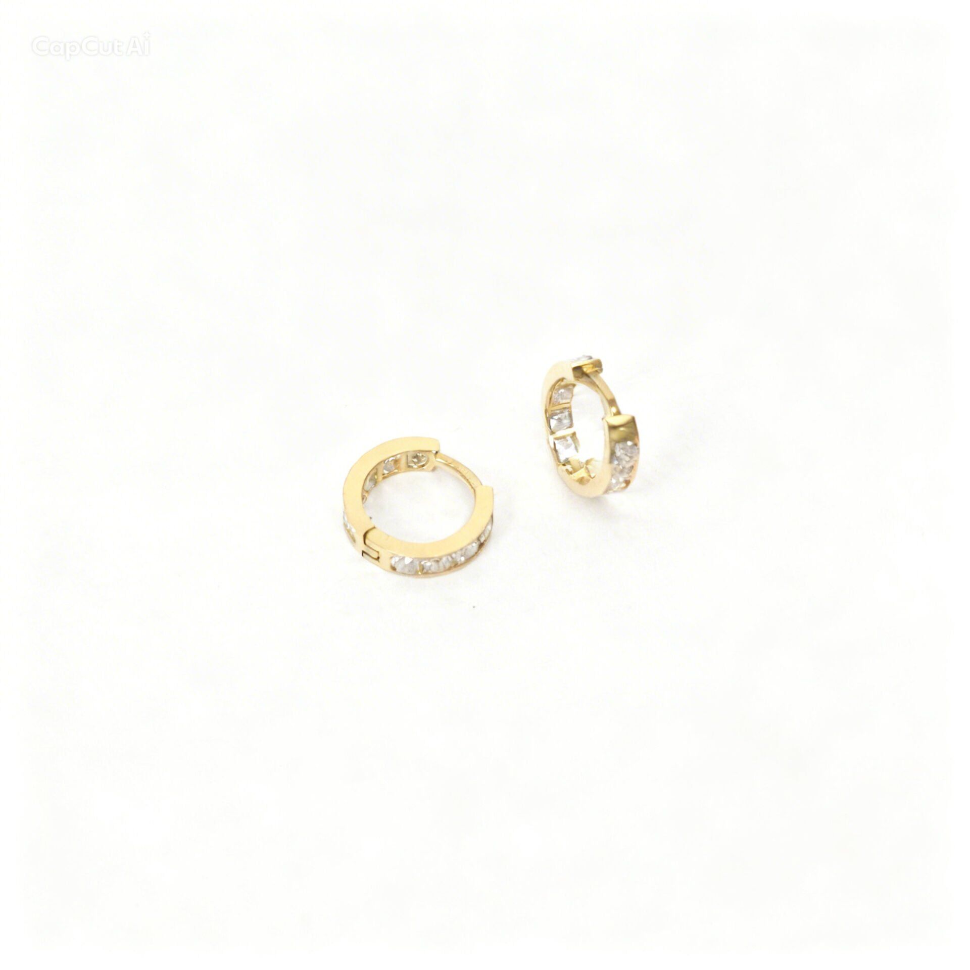 Baget Taşlı Altın Çocuk Küpe